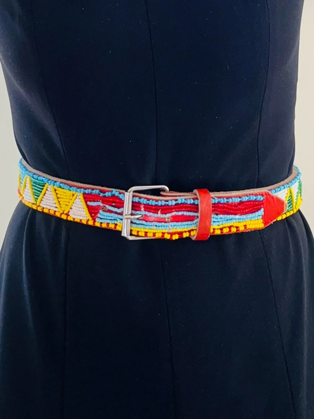 Vintage- handbeaded multicolored belt